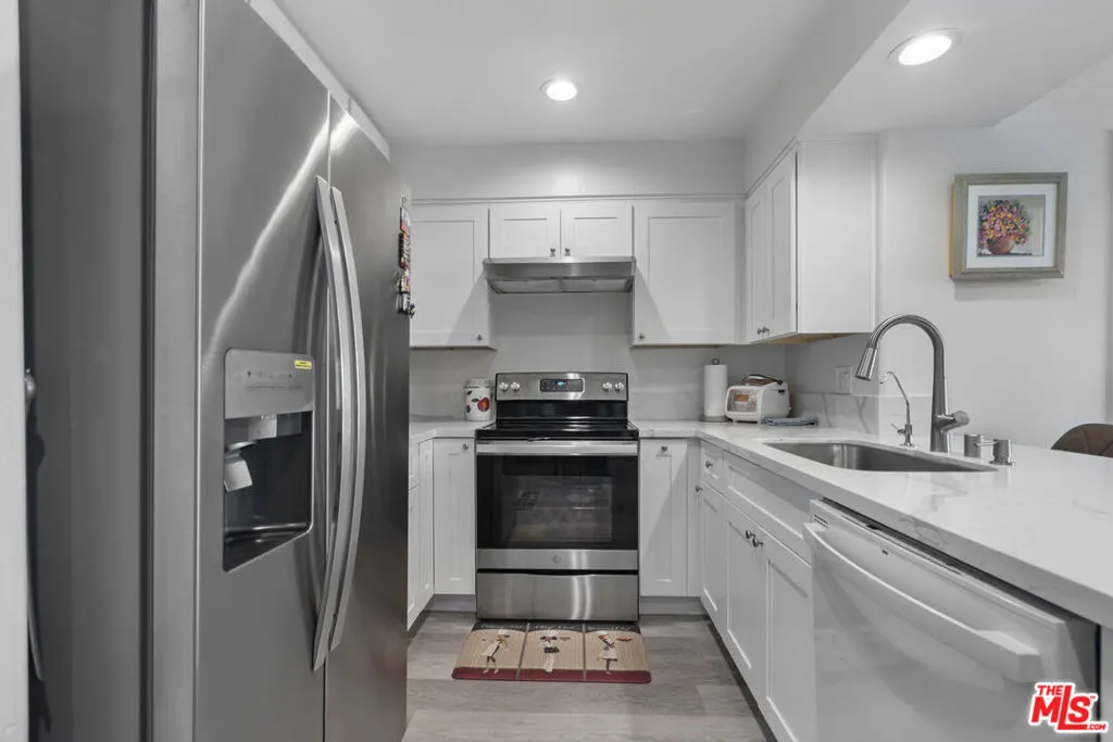 11410 Brookshire Avenue 424, Downey, California 90241 home-pic-6